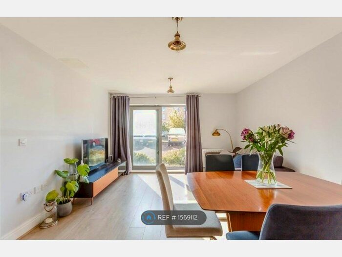 1 Bedroom Flat To Rent In St. Georges Grove, London, SW17