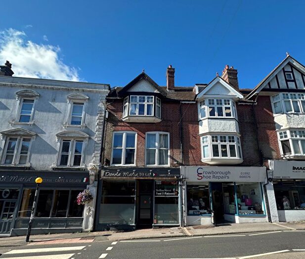 2 Bedroom Flat For Sale In The Broadway, Crowborough, TN6