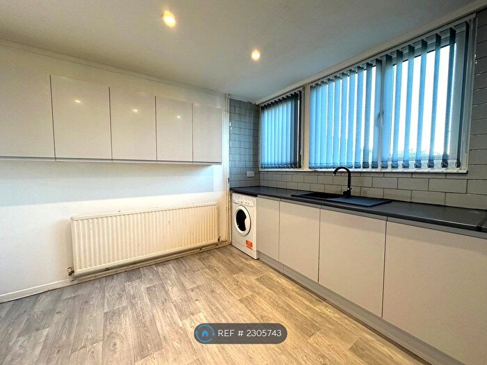 3 Bedroom Semi-Detached House To Rent In Beldon Place, Sheffield, S2