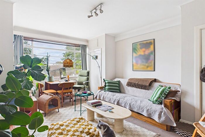 1 Bedroom Flat For Sale In Du Cane Court, Balham, SW17