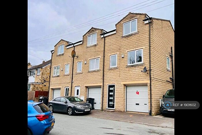 4 Bedroom Semi-Detached House To Rent In Stanley Street, Brighouse, HD6