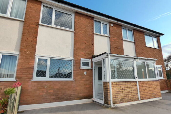 3 Bedroom Maisonette To Rent In Avery Road, Sutton Coldfield, B73