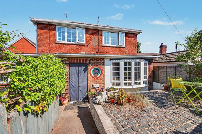 2 Bedroom Terraced House For Sale In Manns Close, West End, SO18