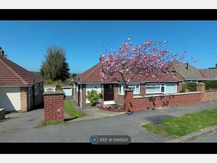 2 Bedroom Bungalow To Rent In Red Scar Drive, Scarborough, YO12