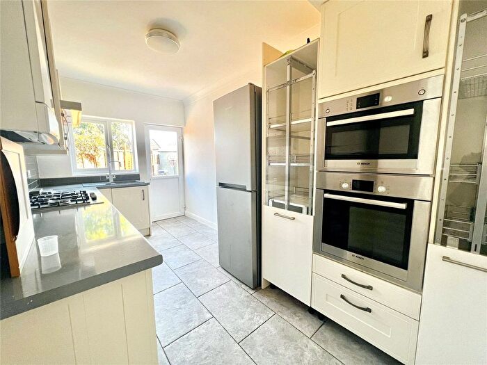 2 Bedroom Detached House To Rent In North Western Avenue, Watford, Hertfordshire, WD25