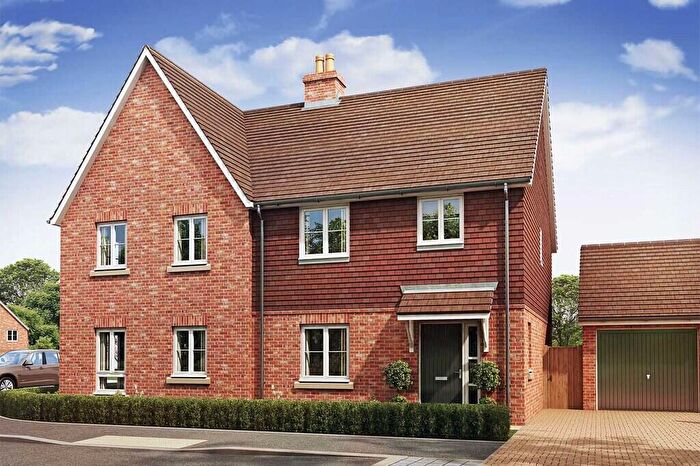 3 Bedroom Semi-Detached House For Sale In Winchester Road, Botley, SO32