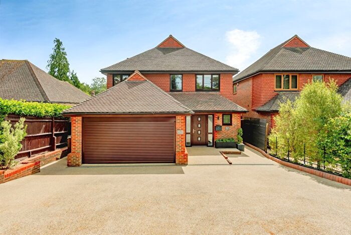 4 Bedroom Detached House For Sale In Borers Arms Road, Copthorne, Crawley, RH10