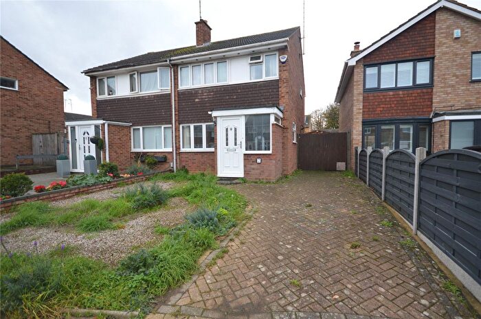 3 Bedroom Semi-detached House For Sale In Dalby Close, Luton, Bedfordshire, LU4