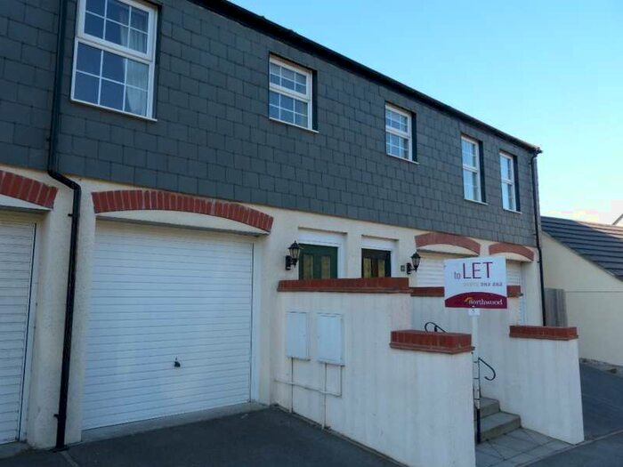 2 Bedroom Flat To Rent In Sparnock Grove, , Truro, TR1