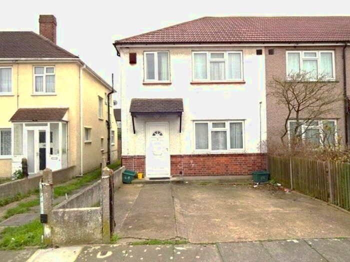 3 Bedroom End Of Terrace House To Rent In Kingsbridge Road, Southall, UB2