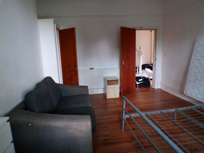 7 Bedroom House To Rent In Mauldeth Road, Manchester, M20