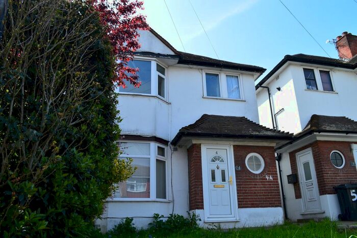 2 Bedroom Flat To Rent In Chadwell Road, Grays, RM17