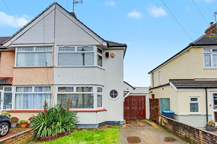 2 Bedroom End Terrace House For Sale In Coniston Gardens, Edmonton, N9