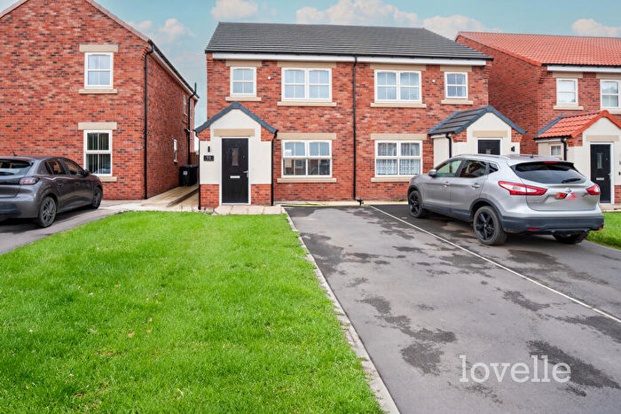 3 Bedroom Semi-Detached House For Sale In Parkside Way, Gainsborough, DN21