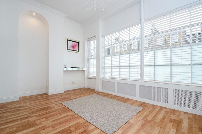 1 Bedroom Flat To Rent In Mildmay Park, Islington, London, N1