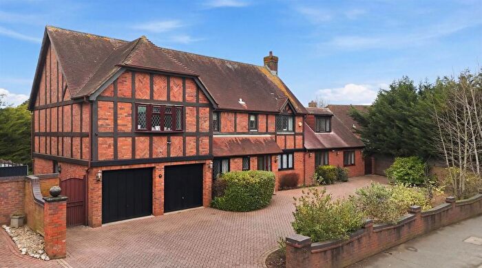 6 Bedroom Detached House For Sale In Bromley Lane, Chislehurst, BR7