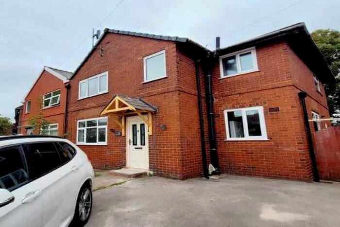 4 Bedroom Semi-Detached House To Rent In Eccles Old Road, Salford, M6