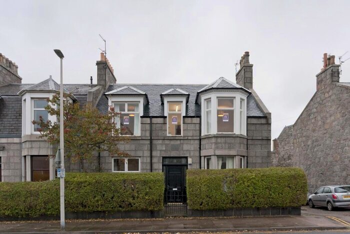 3 Bedroom Flat To Rent In Bedford Place, Kittybrewster, Aberdeen, AB24