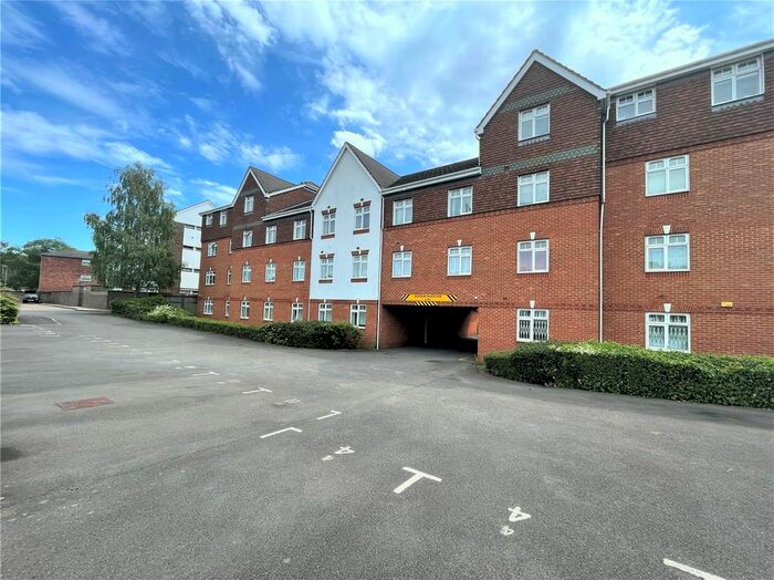 2 Bedroom Flat To Rent In Silchester Court, Ashford, TW15
