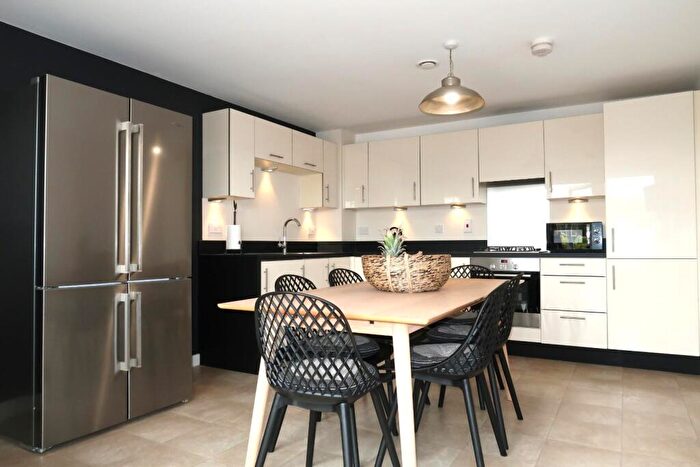 3 Bedroom Terraced House For Sale In Trem Elai, Penarth, CF64