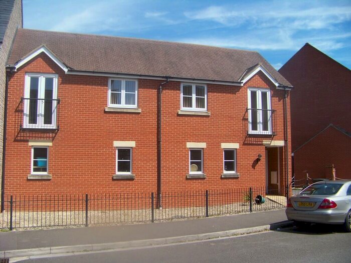 2 Bedroom Coach House To Rent In Kent Avenue, West Wick, BS24