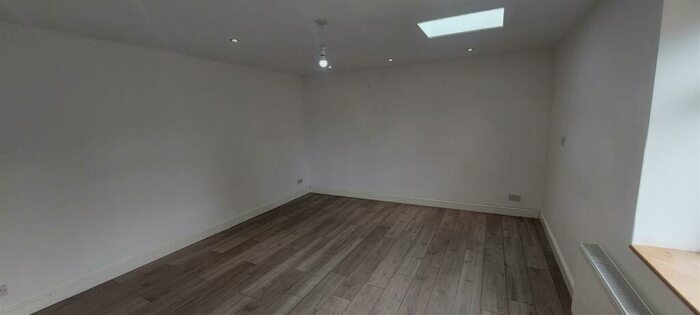 4 Bedroom Semi-Detached House To Rent In Thornleigh Dr, Orton Longueville, Peterborough, PE2