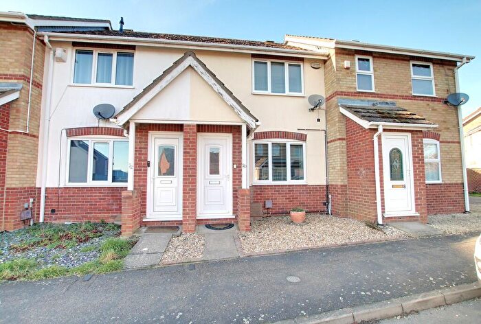 2 Bedroom Terraced House For Sale In Whitemill Road, Chatteris, PE16