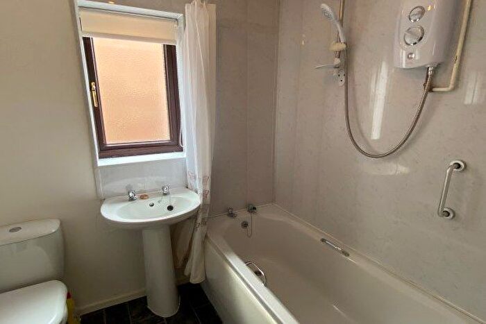 2 Bedroom Bungalow To Rent In Broadlands Close, Doncaster, DN7