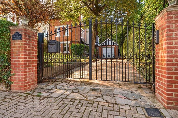 5 Bedroom Semi-Detached House For Sale In Lower Camden, Chislehurst, BR7