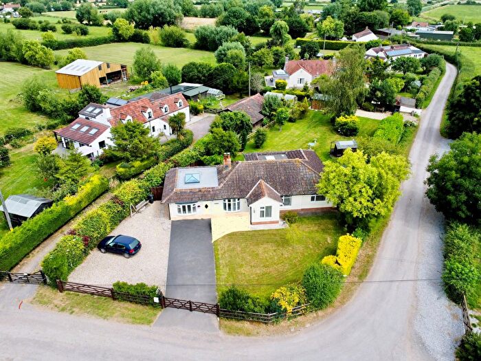 3 Bedroom Detached House For Sale In Fordgate, Bridgwater, TA7