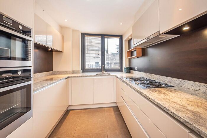 2 Bedroom Apartment To Rent In Brighton Road, Surbiton, KT6