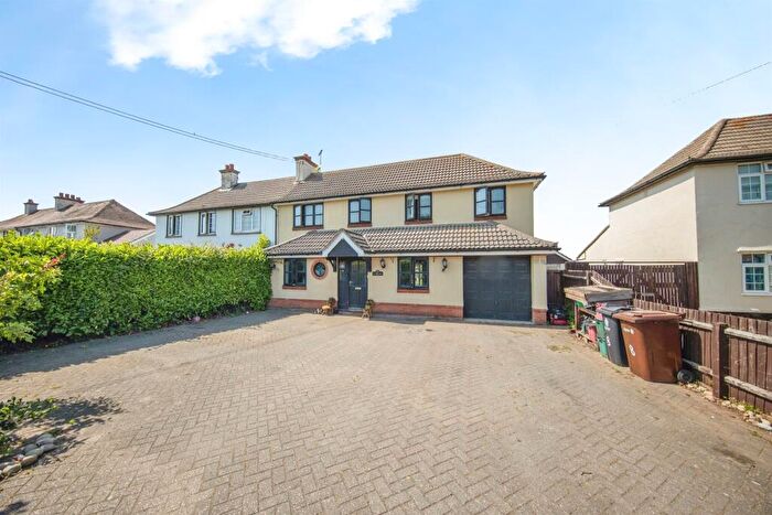 5 Bedroom Semi-Detached House For Sale In School Road, Great Oakley, Harwich, CO12