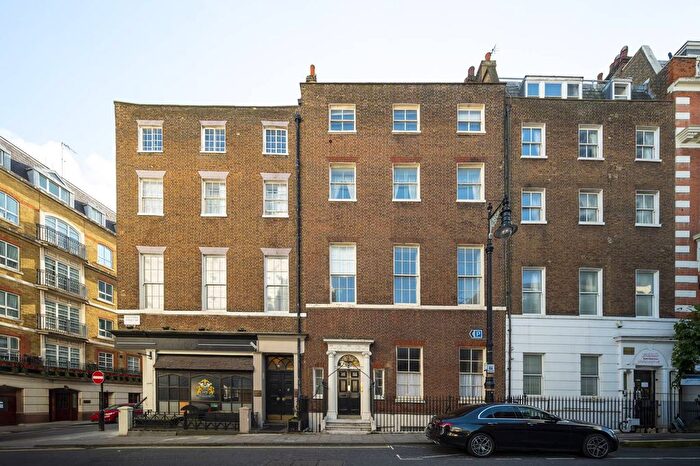 3 Bedroom Flat To Rent In Hertford Street, Mayfair, London, W1J