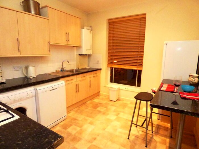 2 Bedroom Flat To Rent In St. Michaels Court, Poplar Walk, Croydon, CR0