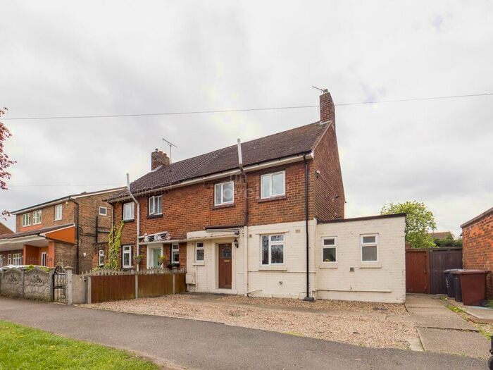 2 Bedroom Semi-Detached House To Rent In De Wint Avenue, Lincoln, LN6