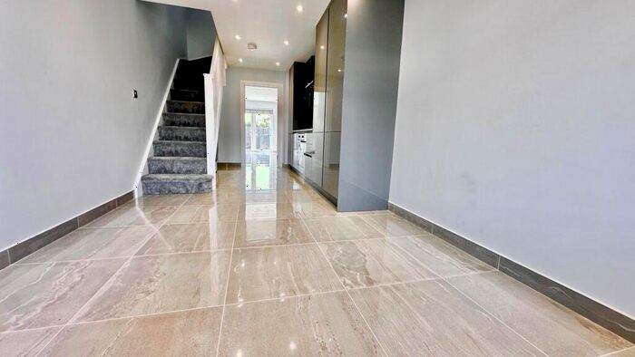 2 Bedroom Maisonette To Rent In Manor Farm Road, Wembley, HA0