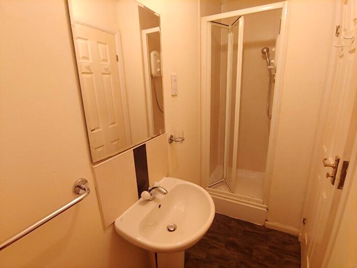 2 Bedroom Flat To Rent In Duff Street, Dalry, Edinburgh, EH11