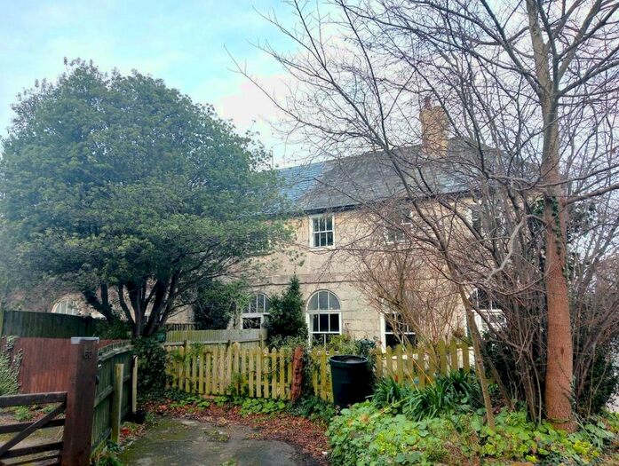 2 Bedroom Flat To Rent In Buxton Road, Weymouth, DT4