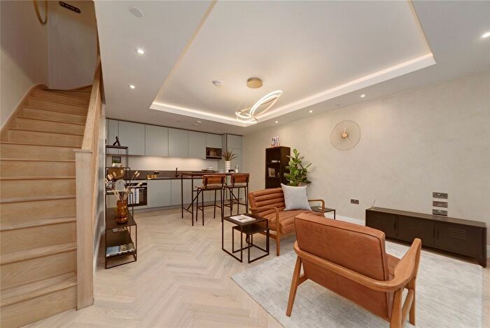 2 Bedroom Maisonette To Rent In Gloucester Place, Brighton, BN1