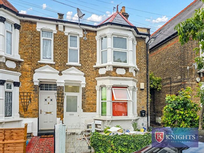 1 Bedroom Flat For Sale In Fairfield Road, London, N18