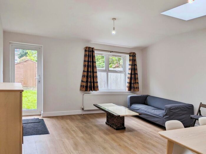 4 Bedroom House To Rent In Pitcairn Road, Mitcham, CR4