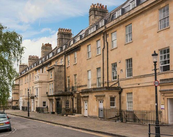 3 Bedroom Flat To Rent In Queens Parade, Bath, BA1