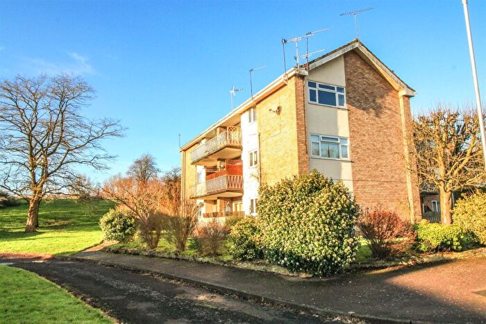 2 Bedroom Flat To Rent In Crabtree Close, Redditch, B98