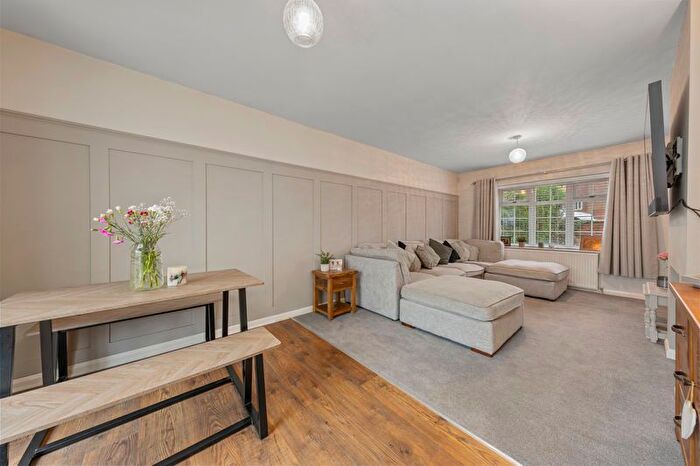 3 Bedroom Semi Detached House For Sale In Errington Road, Walton, Chesterfield, S40