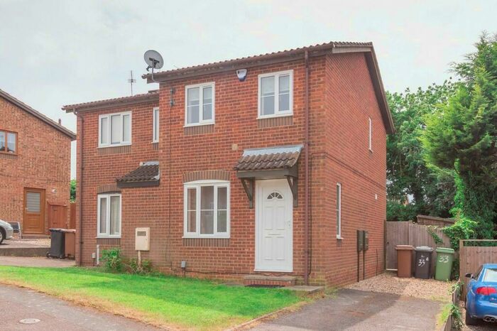2 Bedroom Semi-Detached House To Rent In Linnet Close, Wellingborough, NN8