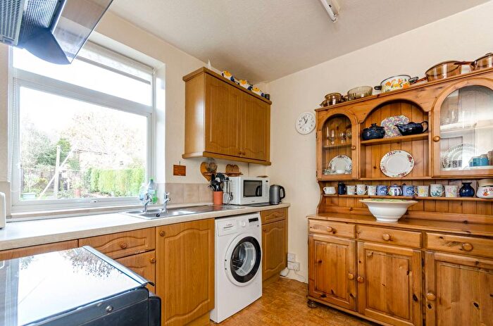 3 Bedroom Semi-Detached House To Rent In Beckingham Road, Guildford, GU2