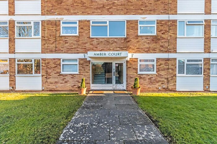 1 Bedroom Flat To Rent In Laleham Road, Staines, TW18