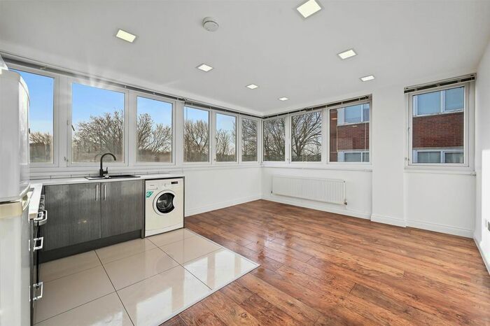 2 Bedroom Flat To Rent In Restmor Way, Wallington, SM6