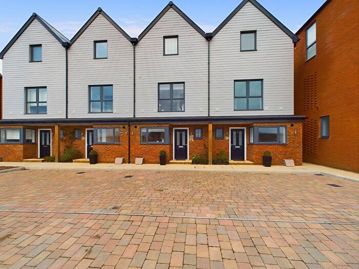 3 Bedroom Town House To Rent In Chilmington Lakes, Chilmington Green, Ashford, TN23