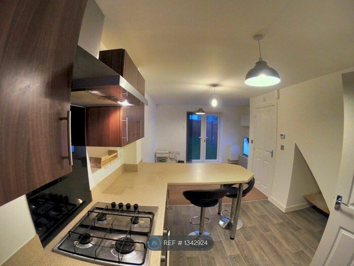 3 Bedroom End Of Terrace House To Rent In Halter Way, Andover, SP11